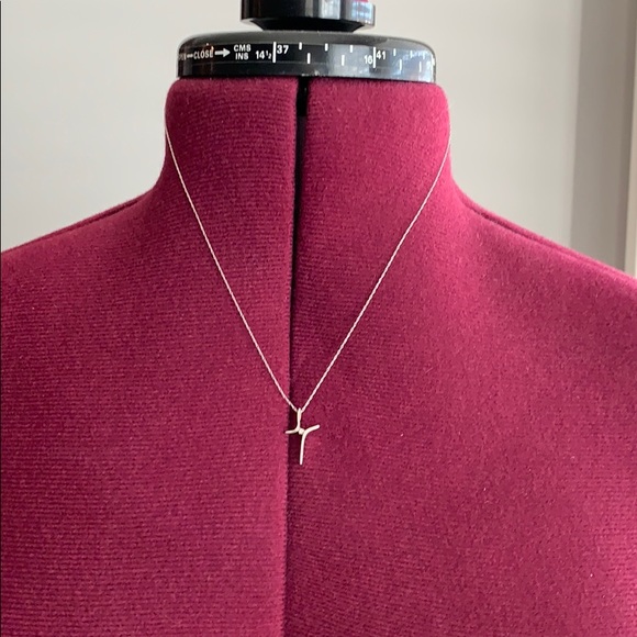Jewelry - 10k diamond cross necklace
